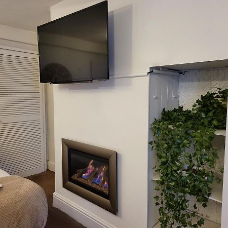 Seaside Flat With Fast Wifi Apartment Скарбъро Екстериор снимка