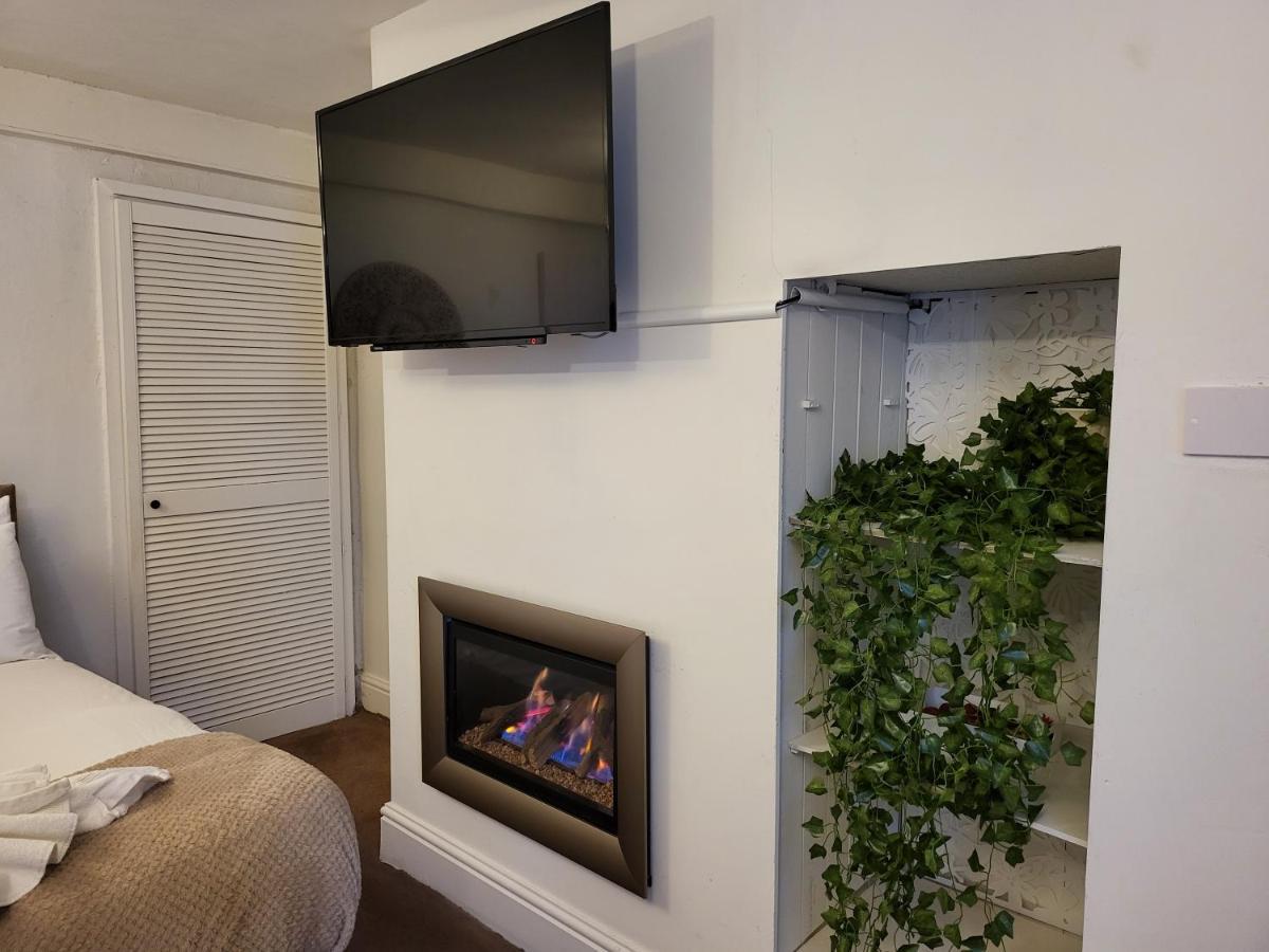Seaside Flat With Fast Wifi Apartment Скарбъро Екстериор снимка