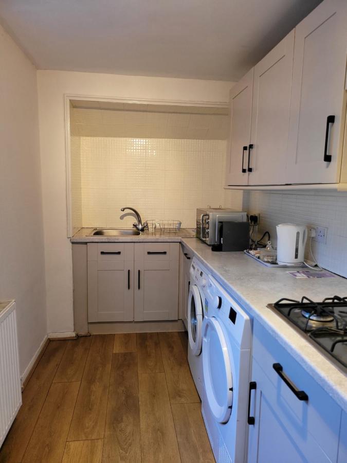 Seaside Flat With Fast Wifi Apartment Скарбъро Екстериор снимка